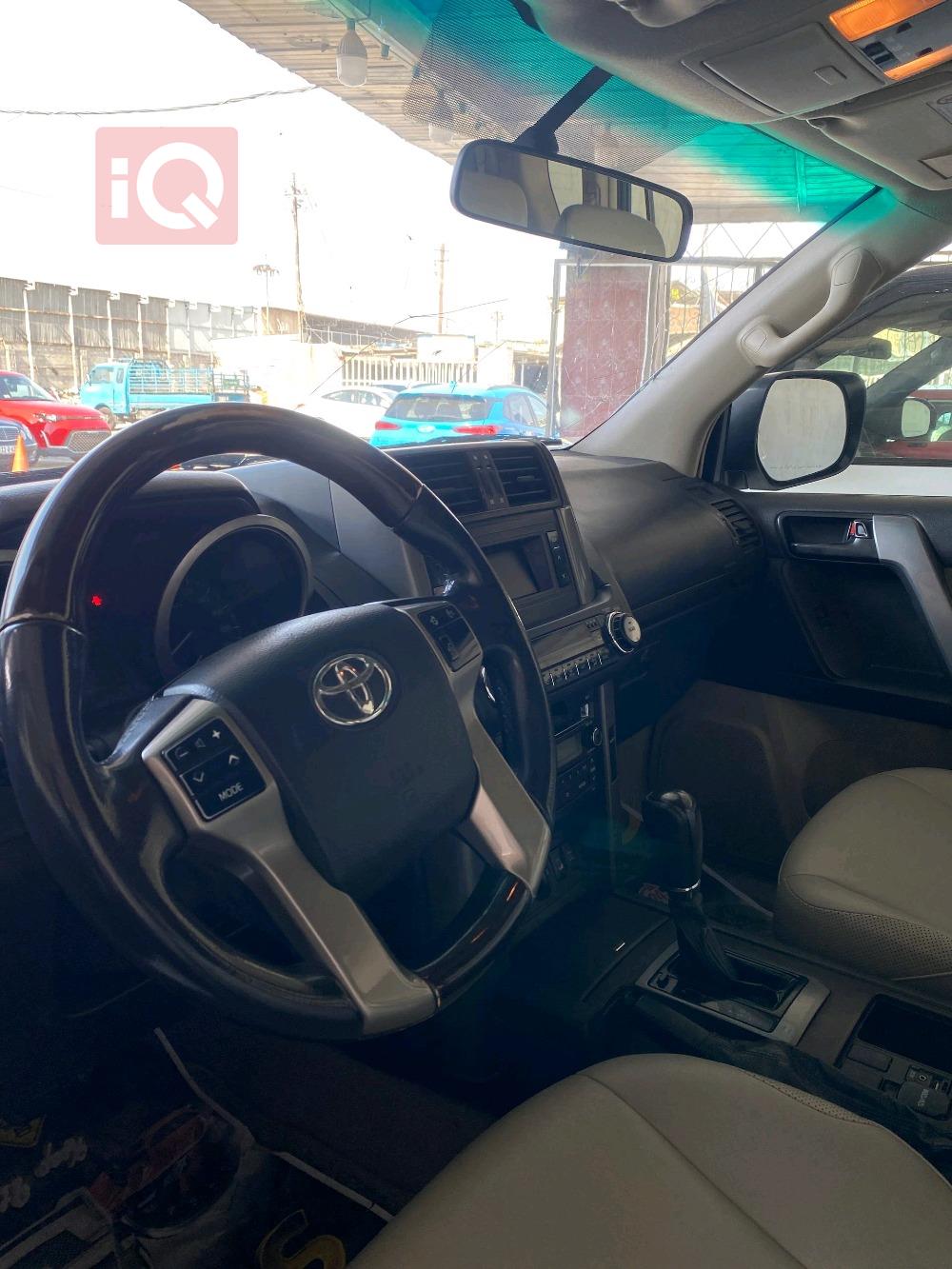 تۆیۆتا لاندكروزر پرادۆ